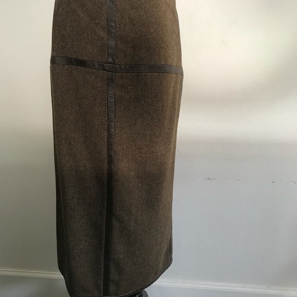 Wool skirt with leather trim - Picture 1 of 8